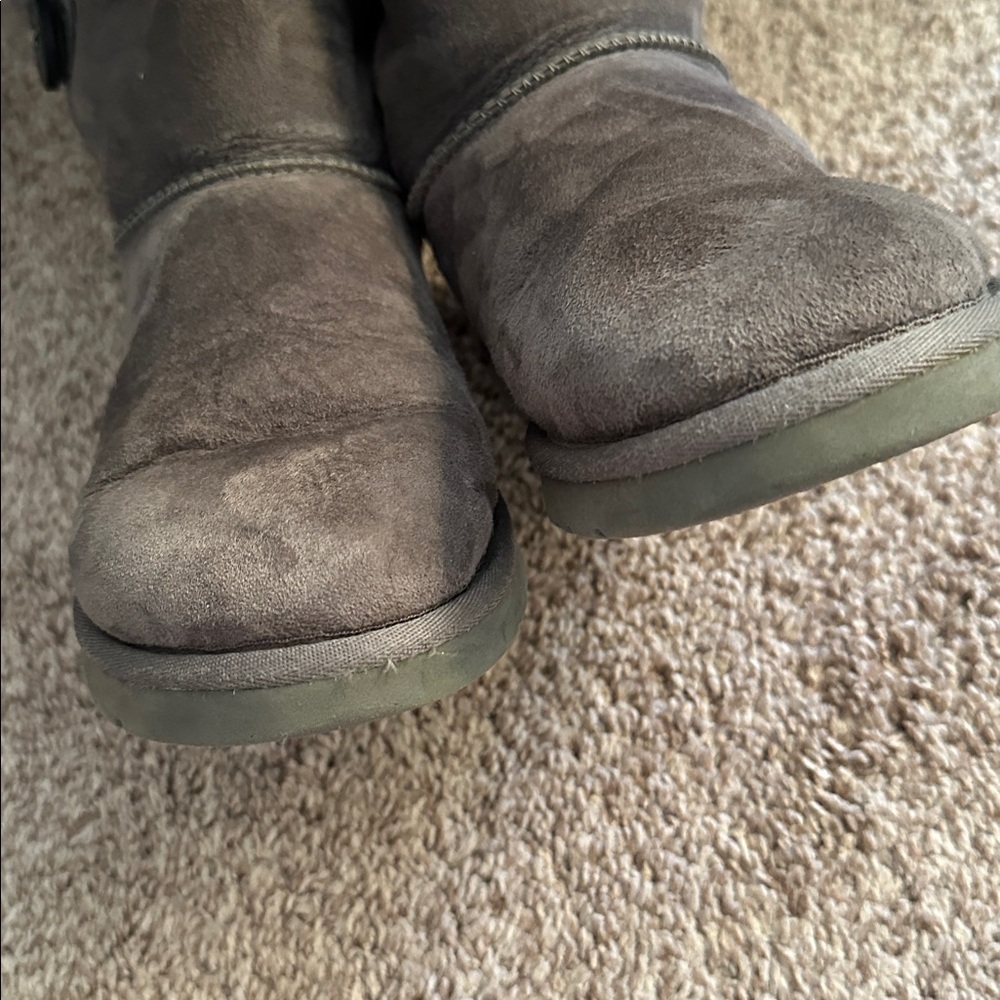 UGG Bailey Button Triplet size 8 - image 3